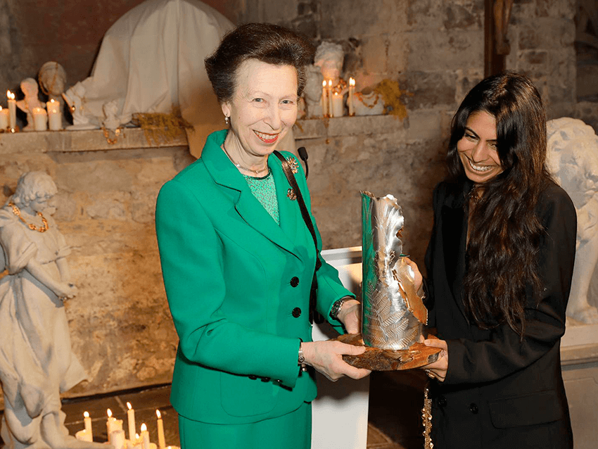 Benchpeg Alighieri s Rosh Mahtani Receives the Queen Elizabeth